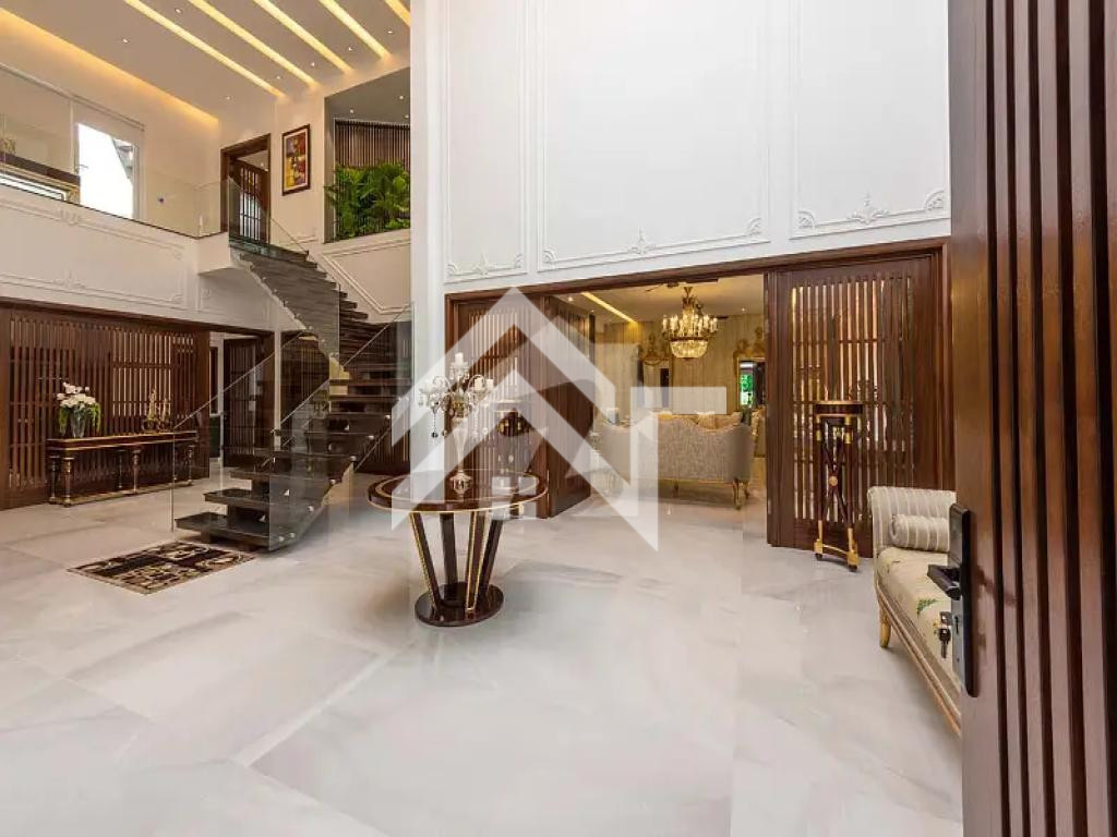 DESIRE HOMES OFFERS KANAL ELEGANT BUNGALOW FOR SALE