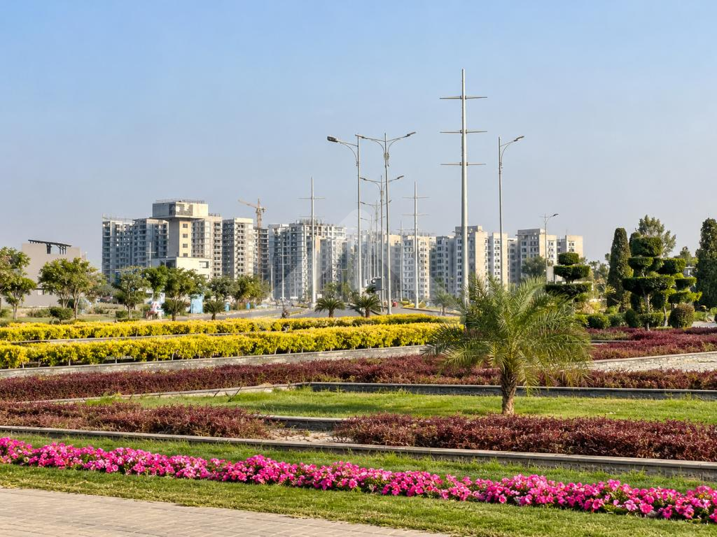 DHA 9 Prism, Block Q, Askari 12, 12 Marla, 04 Bed, 7th Floor Luxury Apartment For Sale.